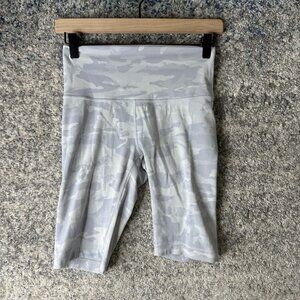 Lululemon Shorts Womens 6 Gray Camo High Rise Bike Biker Athletic Gym Yoga